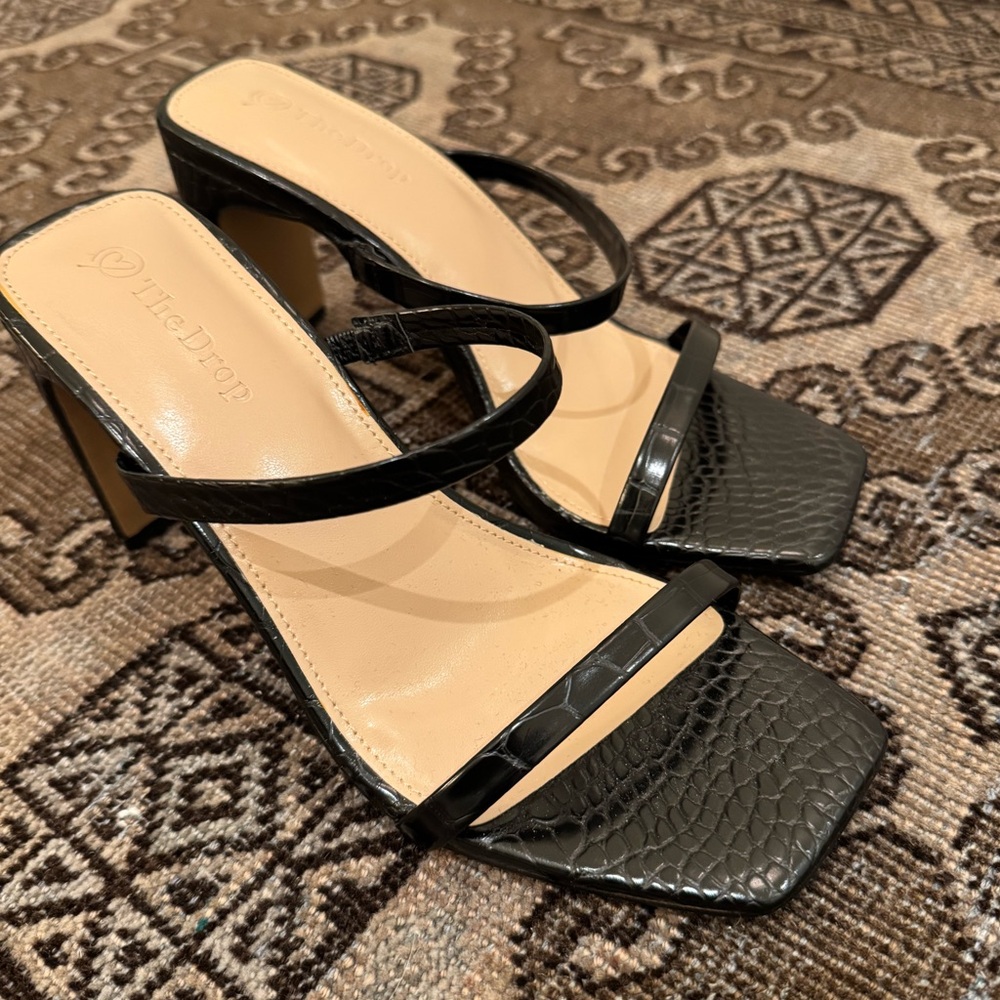 The Drop Avery Sandal - Picture 3 of 5